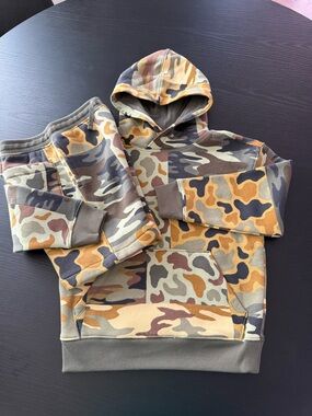 NWT Free Assembly Camo hoodie shirts set Small 6-7